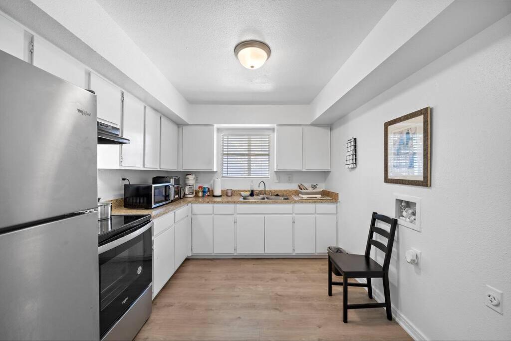 Cozy, Dedicated Workspace, Fast Wi-fi Appartement