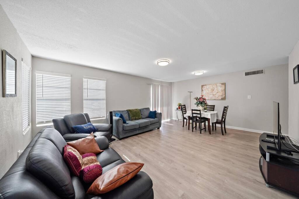 Cozy, Dedicated Workspace, Fast Wi-fi Appartement