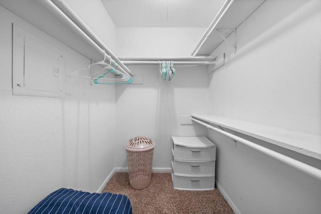 Cozy, Dedicated Workspace, Fast Wi-fi Appartement *