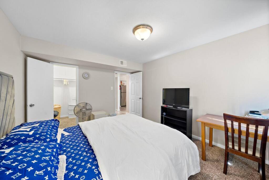 Cozy, Dedicated Workspace, Fast Wi-fi Appartement Houston