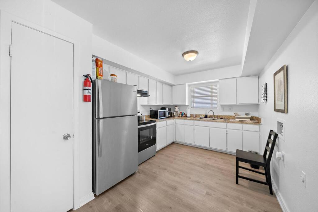 Cozy, Dedicated Workspace, Fast Wi-fi Appartement *